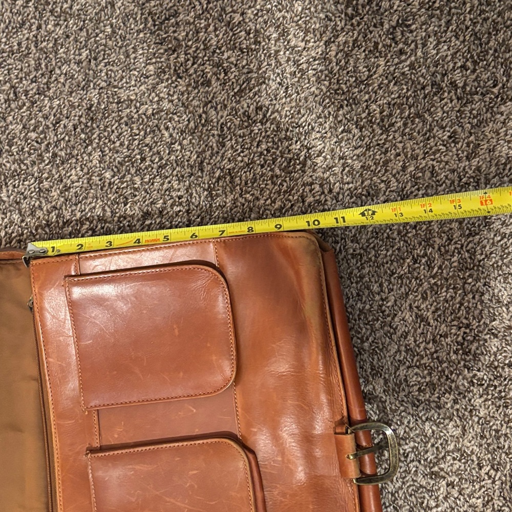 Classic Brown Leather Messenger Bag - Picture 10 of 12